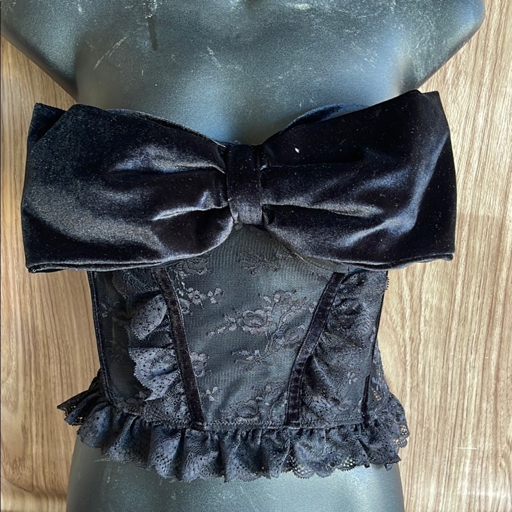 New without tags Black Lace Bustier with Velvet Bow size XL
